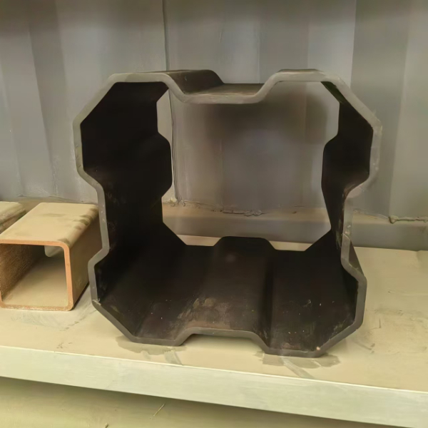異型管